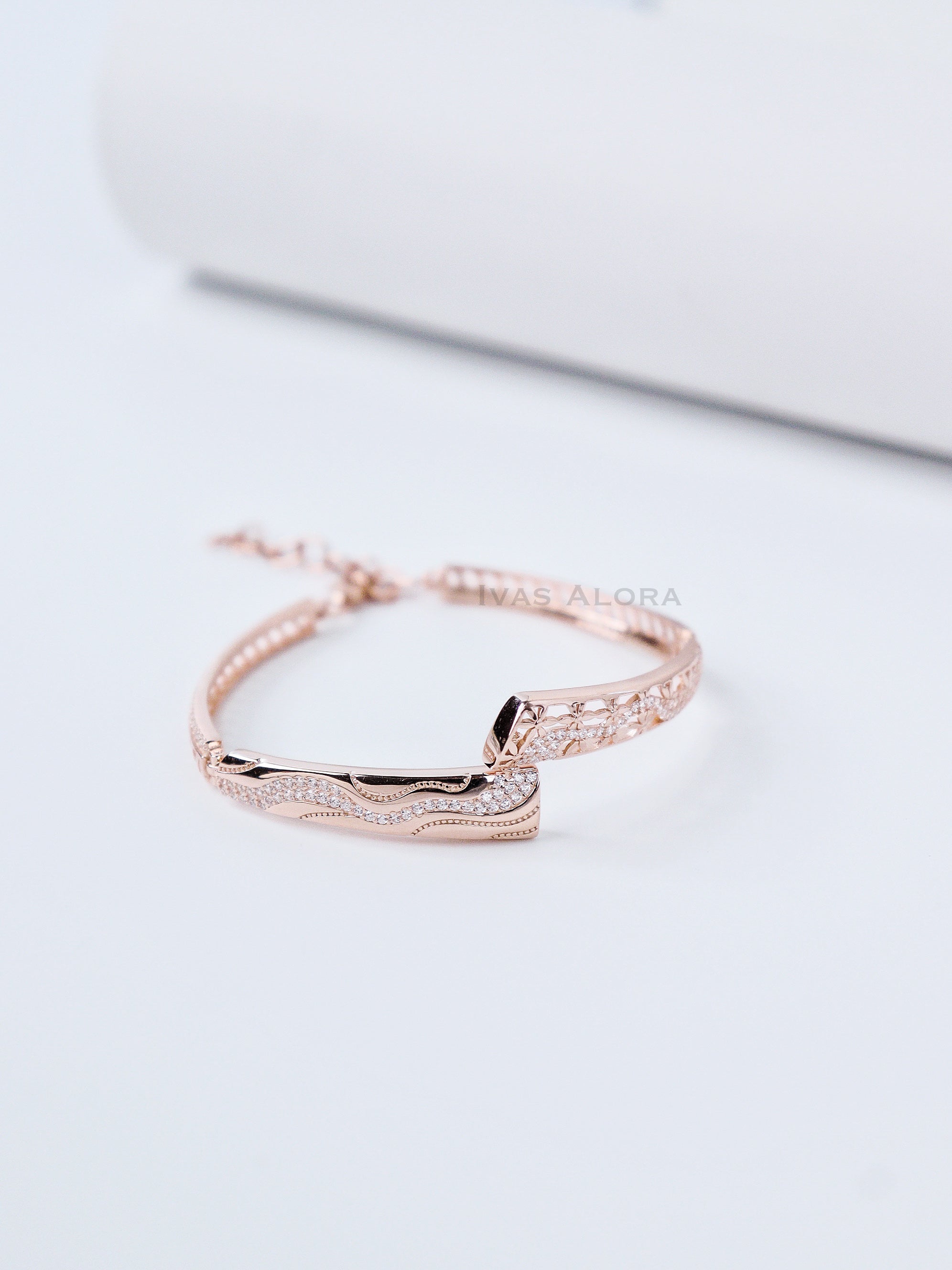 kada with ring