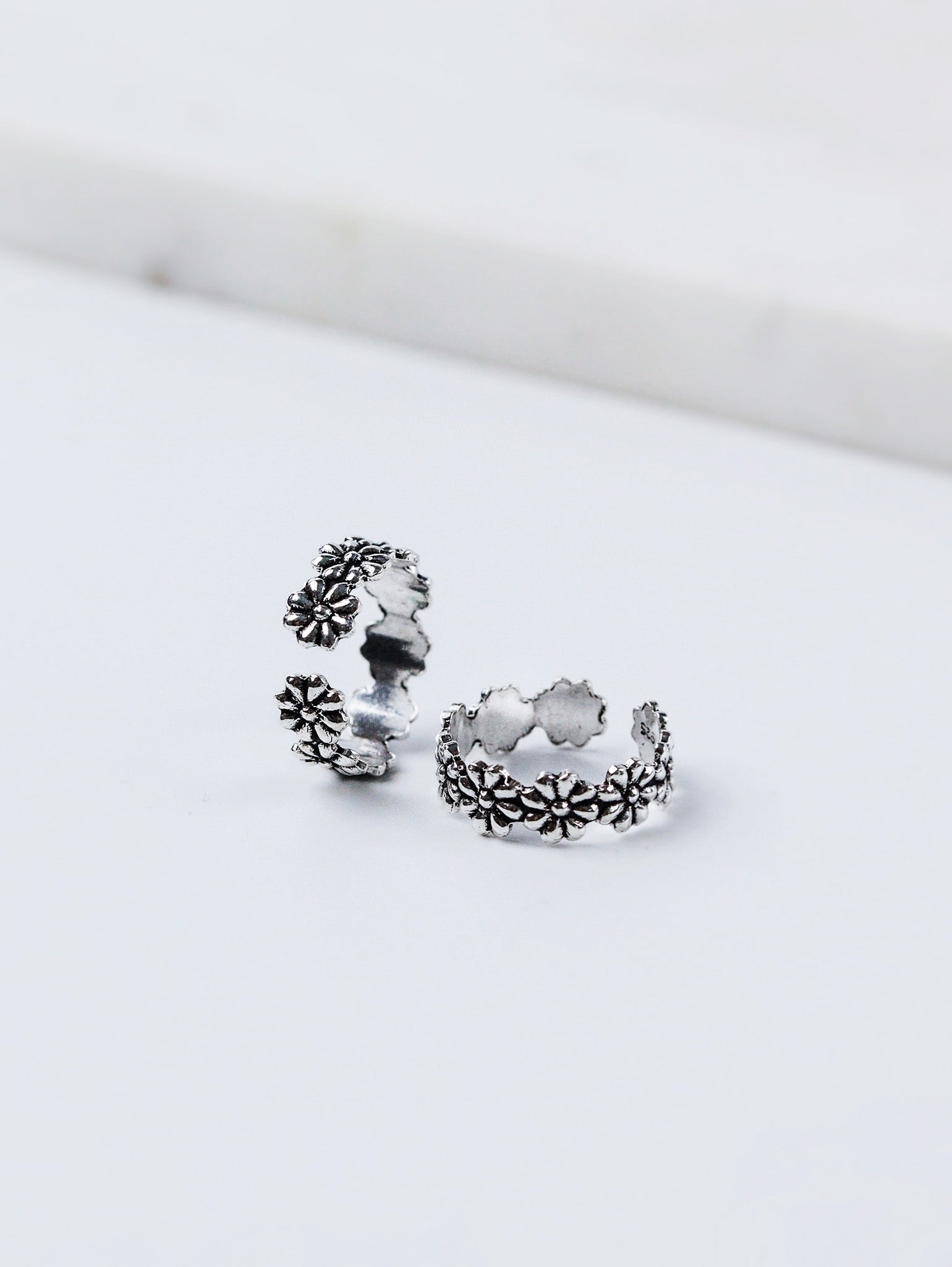 Adjustable floral metti