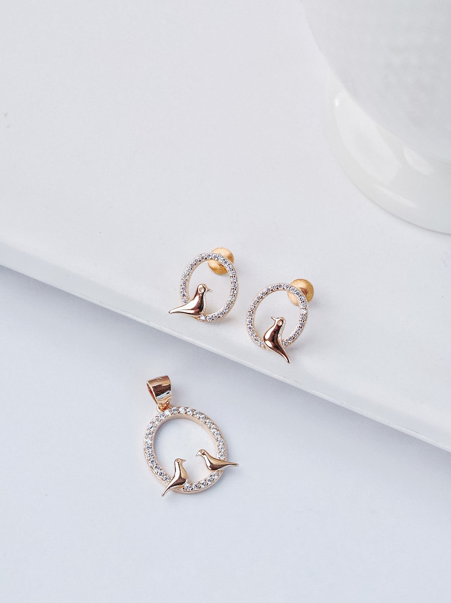 Golden Lovebirds Circle Jewelry Set